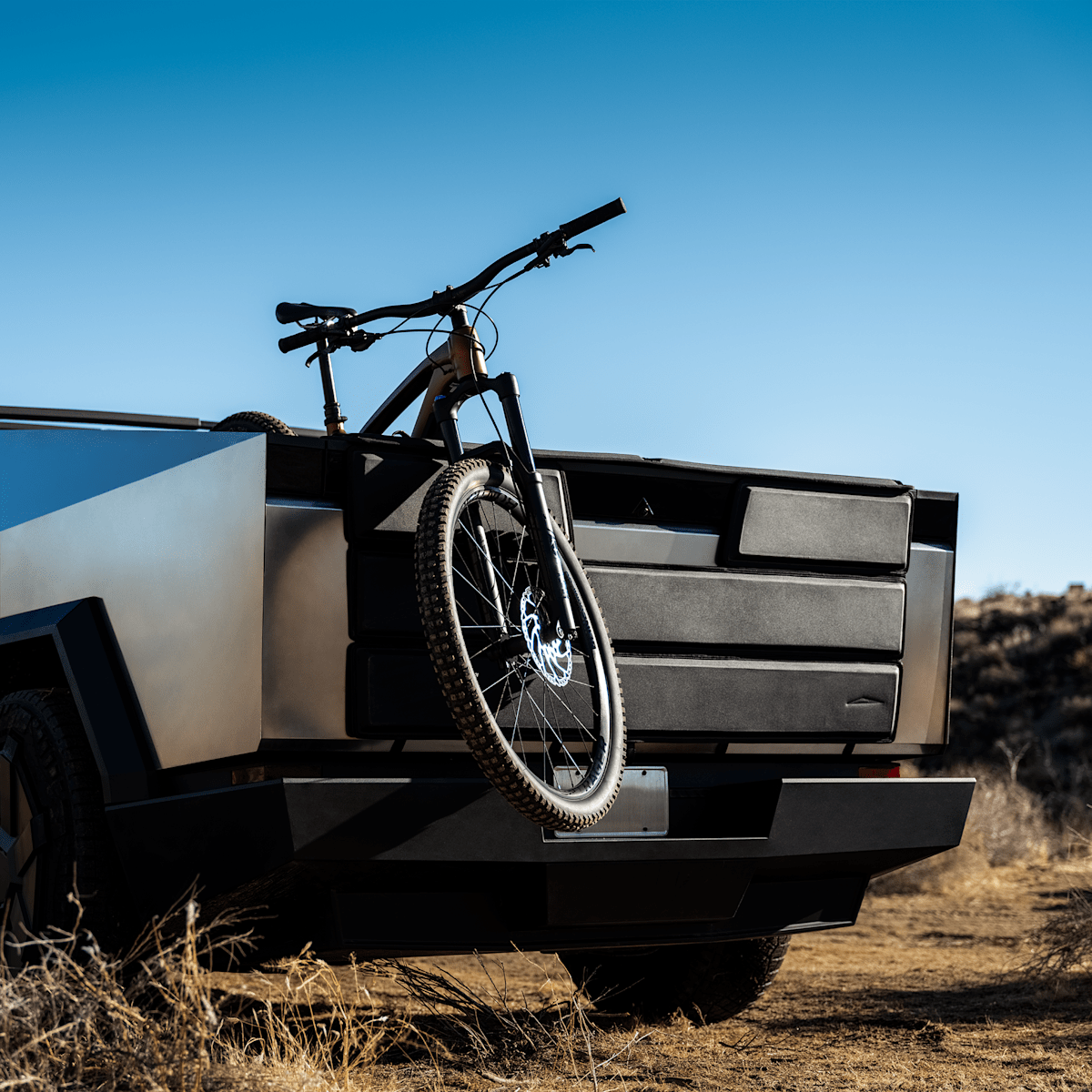 Cybertruck Tailgate Shield