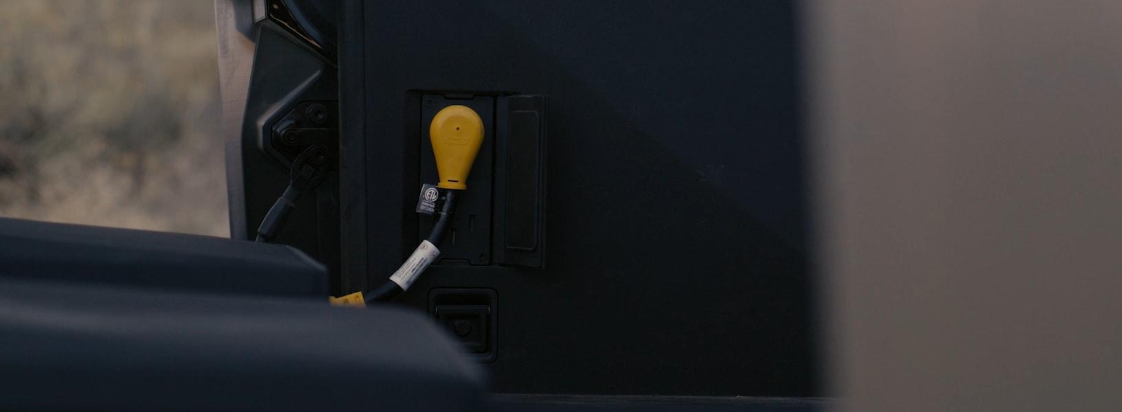 Tesla Cybertruck 240V Powershare outlet in the bed