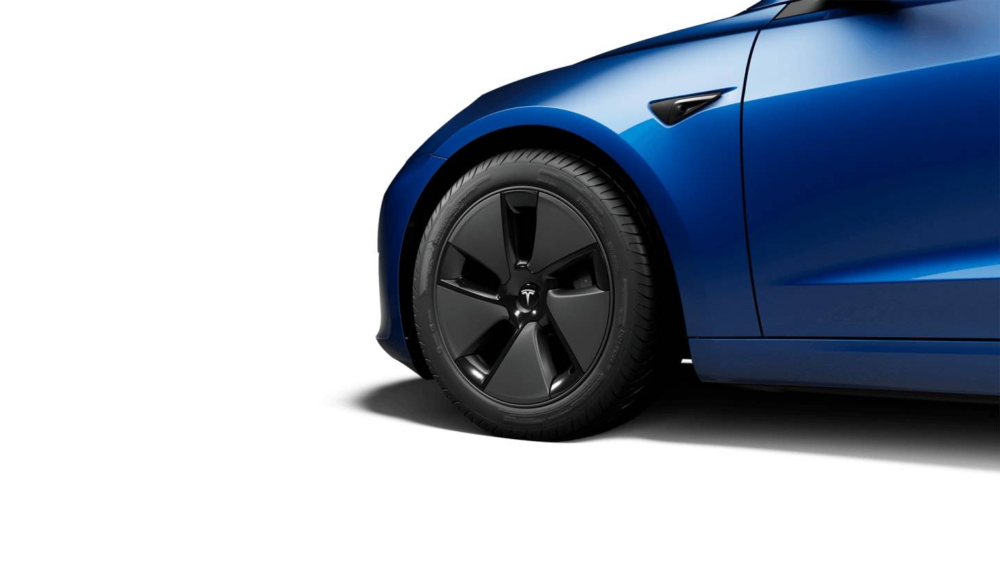 2023 Long Range All-Wheel Drive BLUE — rimcloseup