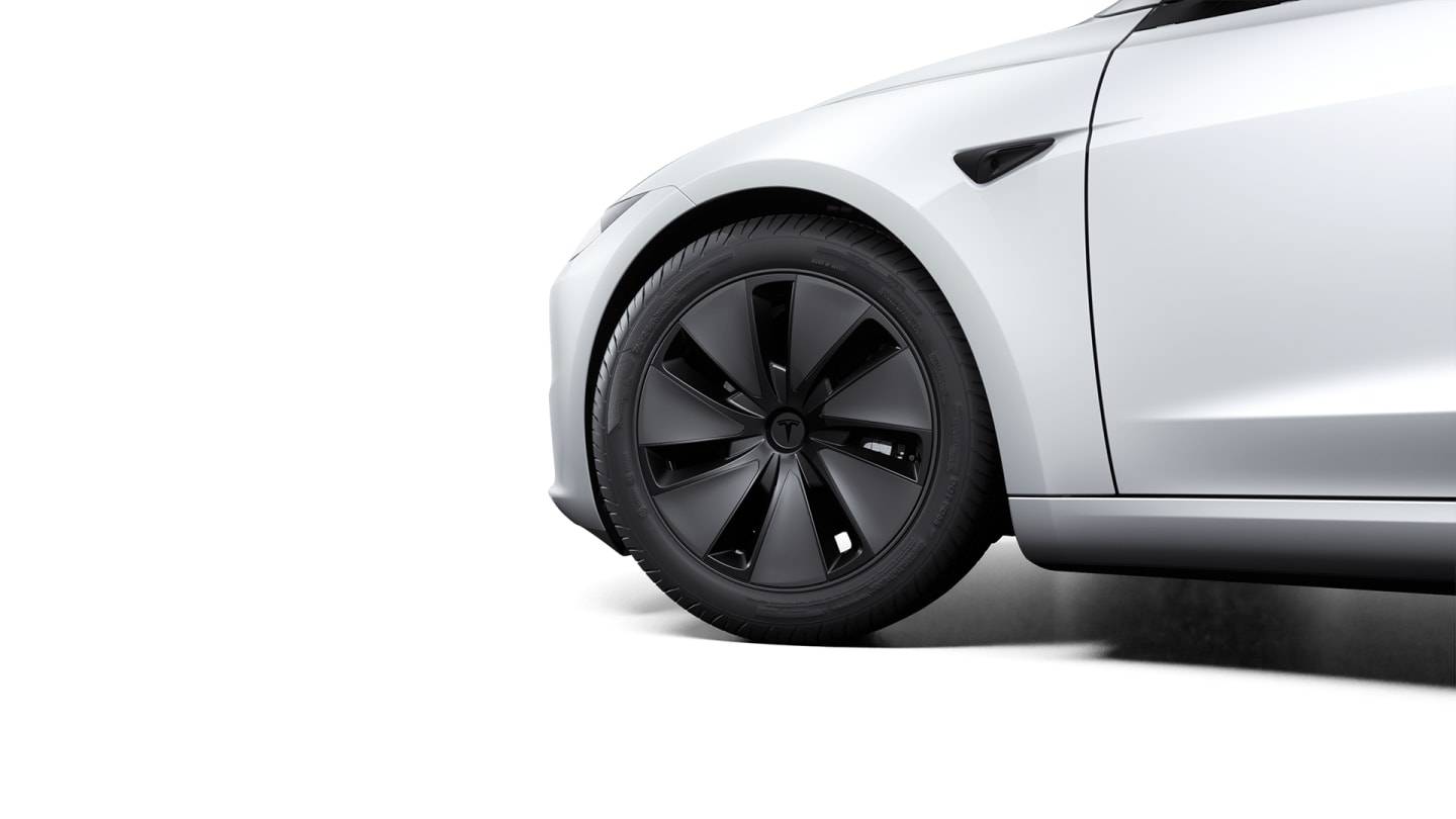 2024 Model 3 Rear-Wheel Drive WHITE — rimcloseup