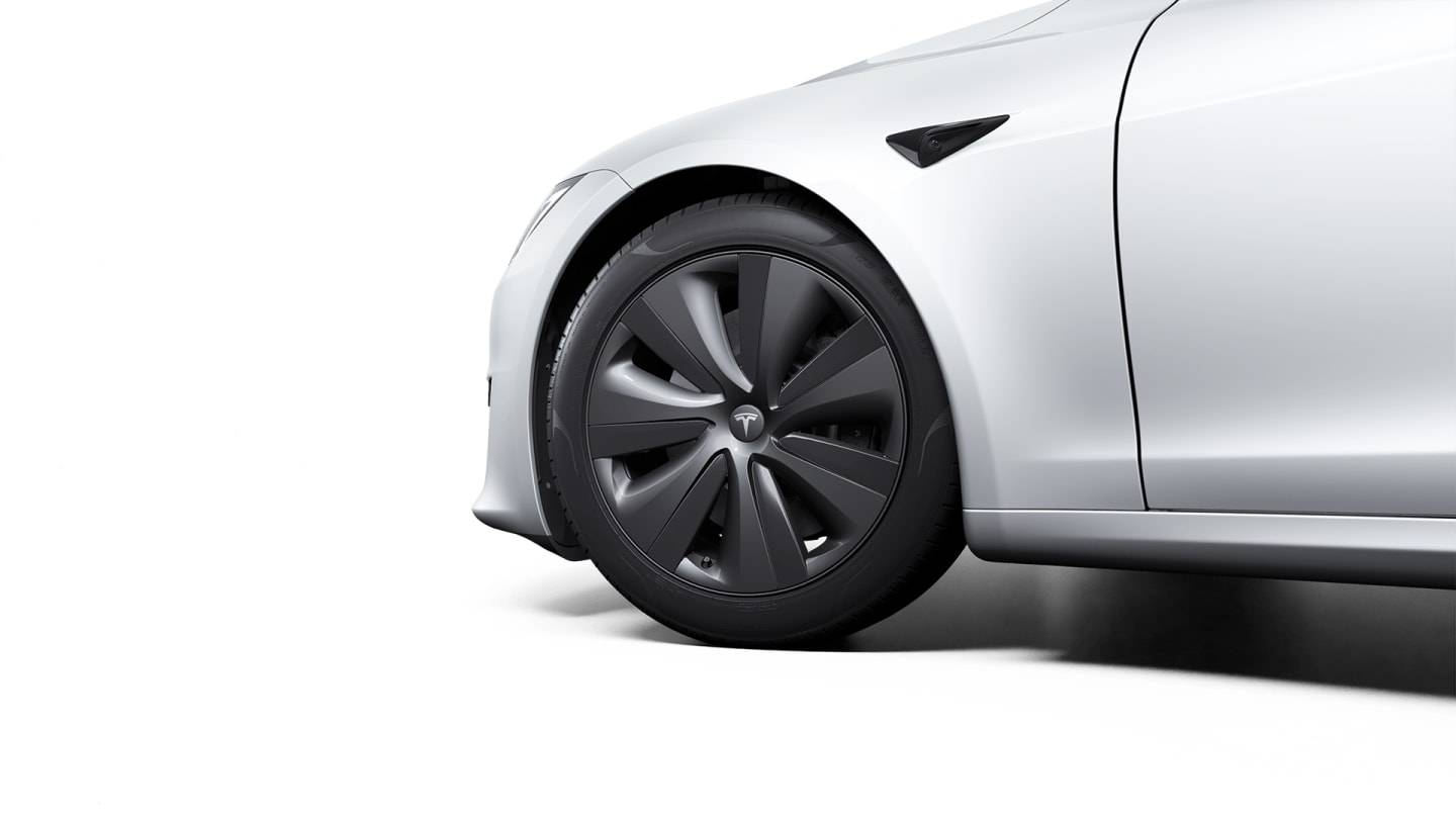 2024 Model S All-Wheel Drive WHITE — rimcloseup