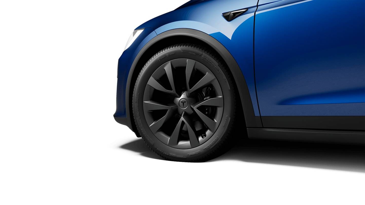 2021 Model X Long Range Plus BLUE — rimcloseup