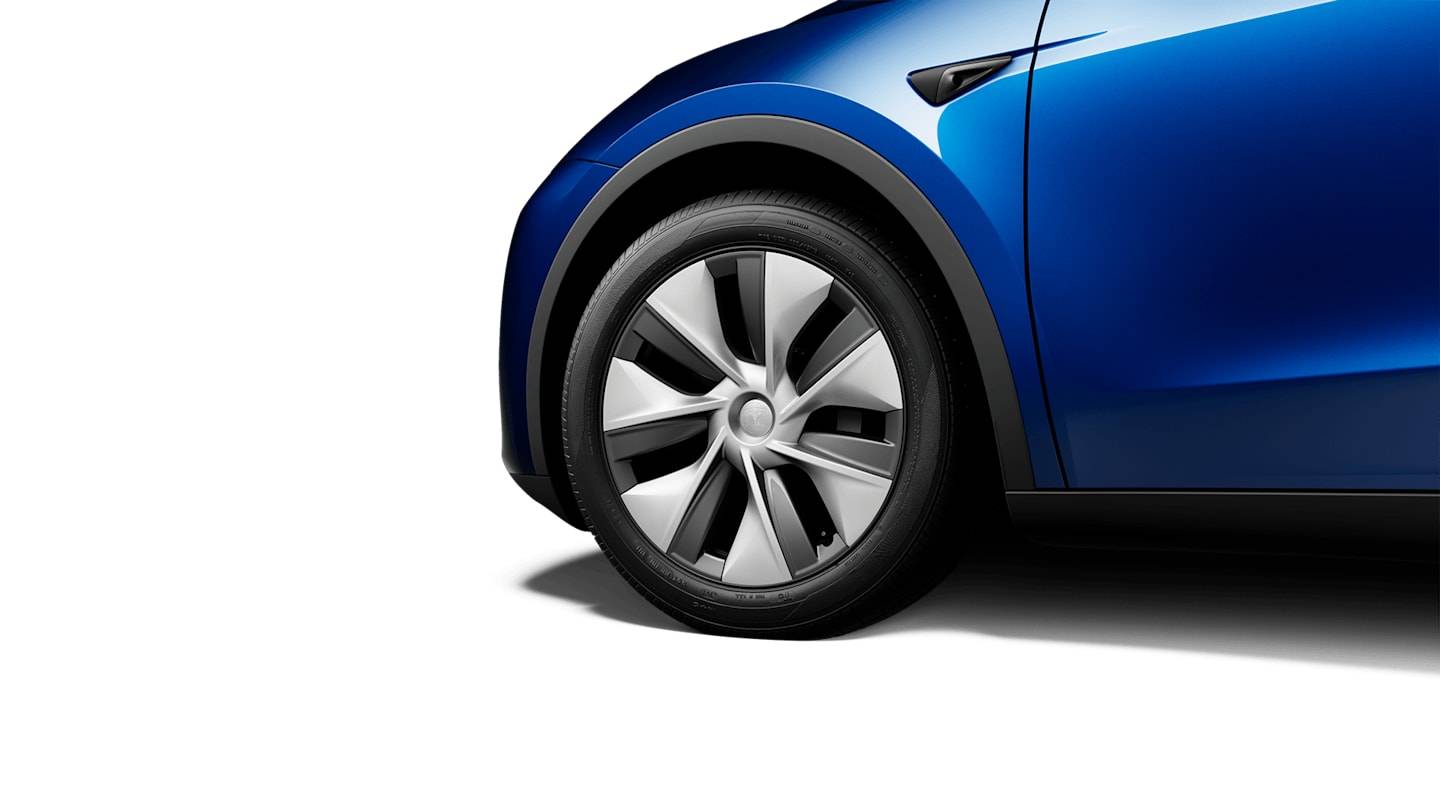 2021 Standard Range Rear-Wheel Drive BLUE — rimcloseup