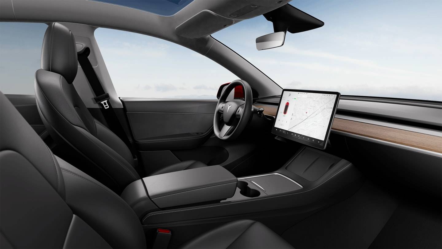 2022 Performance All-Wheel Drive RED — stud seat