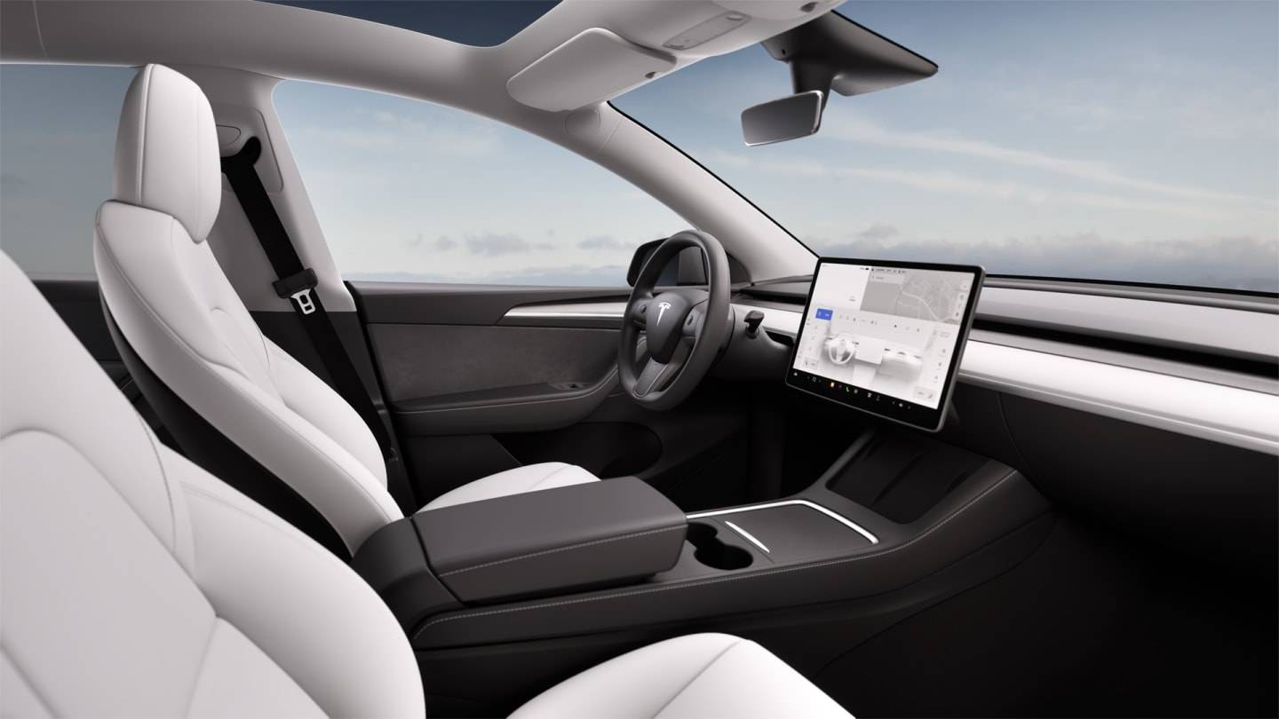 2025 Performance All-Wheel Drive SILVER — stud interior